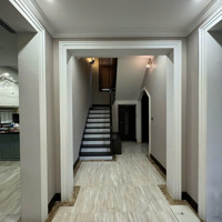 Cần Bán Nhanh Biệt Thự Vườn Tùng. Diện Tích: 500M2.Đã Hoàn Thiện Siêu Vip.giá Bán 53 Tỷ (Bao Phí,Có Tl).