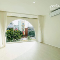 Cho Thuê Nhà Mặt Phố Nguyễn Đình Chiểu,Diện Tích50M2 X 5 Tầng,Mặt Tiền5M, Vị Trí Đẹp, Có Thang Máy