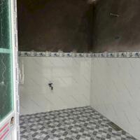 Cho thuê kho xưởng 300m² có sân sau mặt sông nhỏ, đường cặp Quốc Lộ 1A, Q. Cái Răng, TP. Cần Thơ, thuê 18 triệu/ tháng (buông thuế)