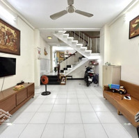 Hẻm Nhựa Xe Hơi Ngủ- Hơn 11 Tỉ - Kế Ubnd Quận, Hẻm Bạch Đằng, Bình Thạnh- Ngay Tiệm Vàng- 4X13- 4Pn