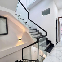 Chính Chủ Bán Nhà Đường Nguyễn Hoàng, Hải Châu,Diện Tích50M2 X 3 Tầng Giá Chỉ Hơn 3 Tỷ Đầy Đủ Tiện Ích