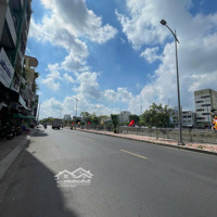 Bán Gấp! Nhà Mặt Tiền Bình Đông View Sông, Ngang Trên 5M, Vị Trí Sầm Uất Kinh Doanh
