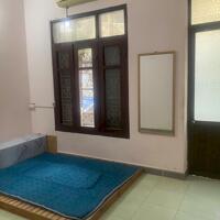 Cho thuê nhà Mặt Phố Giải Phóng, Hai Bà Trưng, 70m2, 3 tầng, MT5m, vìa hè 6m KD bất chấp