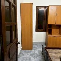Cho thuê nhà ngõ 156 Hồng Mai 3 tầng x 30m2, 9 Triệu, 3 ngủ, ô tô tận cửa