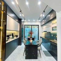 Nhà Trống Mới Hoàn Công Giá Bán 2Ty870 Tại Đường Đoàn Văn Bơ, Quận 4 | 48M2 | Gần Bến Nhà Rồng