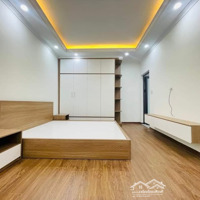 Với Hơn 8 Tỷ Có Ngay Nhà Mới 7 Tầng Thang Máy Đối Diện Lăng Bác Ngay Phố Ngọc Hà Diện Tích 36M.