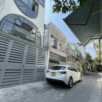 Bán Nhàhẽm Xe Hơip.25 Ưng Văn Khiệm Dt:5X22 Kc:nhà Cấp 4 Giá:11.5Có Thương Lượnggần Dh Hutech