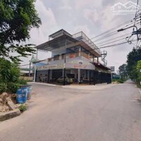 Bán nhà mặt tiền nhựa