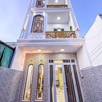 Nhà trệt 2 lầu có sân đậu ô tô, cách đại học Y Dược Cần Thơ 900m