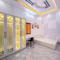 Nhà trệt 2 lầu có sân đậu ô tô, cách đại học Y Dược Cần Thơ 900m