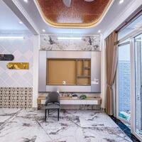 Nhà trệt 2 lầu có sân đậu ô tô, cách đại học Y Dược Cần Thơ 900m