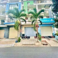 Bán nhà mặt tiền, Quận 7 - Diện tích: 5m x 18.5m - Giá bán: 13 tỷ 800 triệu
