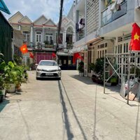 Bán nhà đang hoàn thiện TT Nhà Bè -  Diện tích: 4.6m x 11m - Giá: 5TỶ150