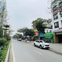 Mảnh Đất Mặt Phố Lạc Long Quân - 1 Mặt Phố, 1 Mặt Ngõ-Mặt Tiền6.1M-Diện Tích170M2- Vỉa Hè Đá Bóng - View Hồ