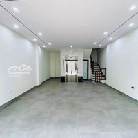 Vip Cầu Giấy, Đường Hoàng Quốc Việt 55M 6 Tầng Thang Máy Lô Góc 3 Mặt Ngõ Thông Rất Gần Phố.