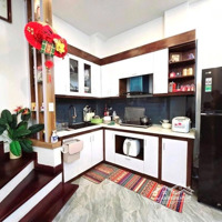 Bán Gấp Nhà Nguyễn Khánh Toàn Cầu Giấy 38M-5 Tầng -Mt5M Ngõ Thông , Trước Nhà 3,8M Cực Gần Phố