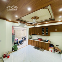 Bán Nhà Dân Xây, Mới Cực Hiếm Phố Hoa Lâm- Ngô Gia Tự 35M 5T Ô Tô Đỗ Cổng, Thông Thoáng, Giá:6,1Ty