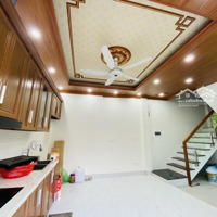 Bán Nhà Dân Xây, Mới Cực Hiếm Phố Hoa Lâm- Ngô Gia Tự 35M 5T Ô Tô Đỗ Cổng, Thông Thoáng, Giá:6,1Ty