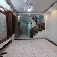 Bán Nhà 5 Tầng 32M², Long Biên Vị Trí Vàng Đối Diện Aeon Mall, Giá Chỉ 5.6 Tỷ!