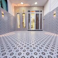 Nhà trệt 2 lầu có sân đậu ô tô, Khu Dân Cư Đại Ngân