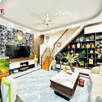 Chính Chủ Bán Đất Tặng Nhà Nhỏ Xinh 2 Tầng Công Năng Đầy Đủ , Chỉ Sau Mặt Đường Hồ Sen - Lê Chân