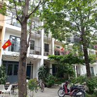 Bán Nhà 4 Tầng Đẹp - Nội Thất Cao Cấp Tại Park River Ecopark Chỉ Việc Sách Vali Về Ở