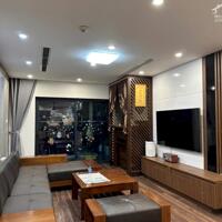 Chính chủ nhờ bán căn hộ chung cư cao cấp dự án :   ( 136 Hồ Tùng Mậu  145m2, 3PN, full nội thất
