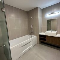 Chính chủ nhờ bán căn hộ chung cư cao cấp dự án :   ( 136 Hồ Tùng Mậu  145m2, 3PN, full nội thất