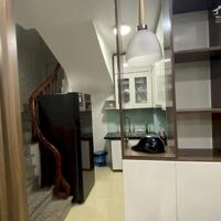 Cho thuê nhà ngõ 541 Lĩnh Nam, 5 tầng, 30m2, 3 ngủ, 11 Triệu