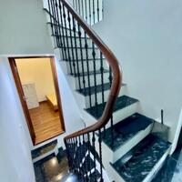 Cần bán gấp nhà phân lô phố Nghĩa Tân 57m2, 4T, thang máy, ô tô tránh