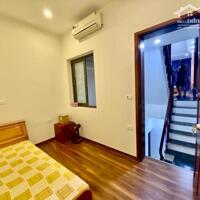 Cần bán gấp nhà phân lô phố Nghĩa Tân 57m2, 4T, thang máy, ô tô tránh