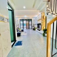 Siêu phẩm 5 lầu mới có T.máy ngang 5m 60m2 vài bước đi siêu thị Emart Phan Huy Ích 9.8 tỷ.