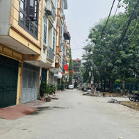 Cần Bán Nhanh Nhà Phố Nguyễn Văn Huyên, Ô Tô Kinh Doanh,Diện Tích75M2, 4 Tầng, Mặt Tiền 8M.