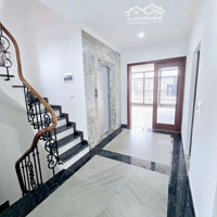 Bán Nhà Trần Cung, 56M2, 7 Tầng Thông Sàn, Tháng Máy, Phân Lô, Ôtô Tránh Đỗ Cửa Vào Nhà, Hơn 17 Tỷ.