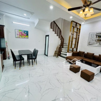 Bán Nhà Trung Tâm Quận Hoàng Mai 39M 5 Tầng 3 Phòng Ngủ Giá Chỉ 6.8 Tỷ
