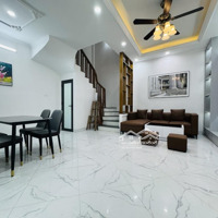 Bán Nhà Trung Tâm Quận Hoàng Mai 39M 5 Tầng 3 Phòng Ngủ Giá Chỉ 6.8 Tỷ