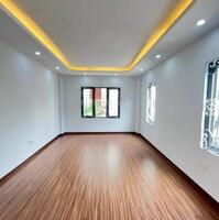 Bán nhà cạnh chợ Tân Lập, Đan Phượng. Nhà 32m2 xây riêng 5 tầng, hoàn thiện sẵn về ở ngay