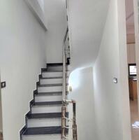 Bán nhà Lệ Mật,Việt Hưng 6 tầng,50m,mt6m oto vào nhà nhỉnh 8 tỷ
