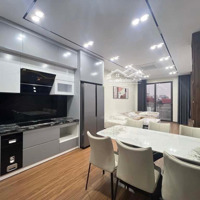 Bán Nhà Phố Nguyễn Văn Cừ, Dân Trí Cao, 9.9 Tỉ, 44M2
