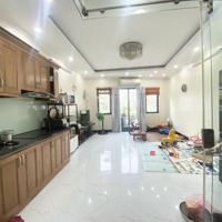 Nhà Mặt Ngõ Ô Tô Tránh Kinh Doanh Bất Chấp Khu Đền Lừ