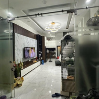 Trung Tâm Quận Hbt - Nhà Đẹp Ở Ngay - 20M Ra Ô Tô - Trước Nhà Thoáng Sáng - 3 Gác Đỗ Cửa.