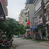 Bán Đất Thổ Cư - Ngay Cạnh Chợ Nhổn - Đường Ô Tô Tránh Nhau Diện Tích: 55M, Mặt Tiền 5.7M.