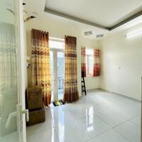 Định cư nước ngoài Cô 9 bán nhanh nhà hẻm 5m Nguyễn Trọng Tuyển, Phú Nhuận, 70m2, giá 4tỷ8, sổ riêng