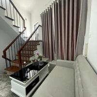 Cho thuê nhà ngõ Giải Phóng 30m2 x 3 tầng, 3 ngủ, 9.5 triệu/tháng