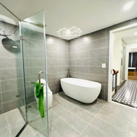 Bán Nhà Cổ Linh - 7 Tầng Thang Máy - 1 Nhà Ra Phố - Vị Trí Vip Diện Tích: 38M² Mặt Tiền: 5.2M