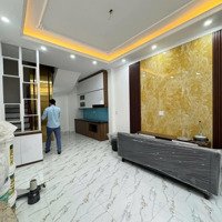 Bán Nhà Phố Đại La , Thang Máy Vài Bước Ra Phố