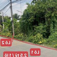 1 cặp đất ngang tổng 10m, mặt tiền đường An Sơn 01, Gần Sông Sài Gòn