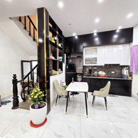 Bán Nhà Xuân Thuỷ, Diện Tích: 40M, Ngõ Nông, Gần Ô Tô, Gần Phố, 9 Tỷ.