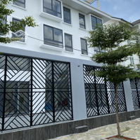 Cho Thuê Biệt Thự Góc - Làm Văn Phòng Đỉnh - Ở Sướng Khu Tấn Trường, Quận 7 Liền Kề Phú Mỹ Hưng