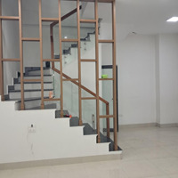 Gia Quất - 34M2X6T- Ô Tô Đỗ Cổng - Ngõ Thẳng Tắp - 5,65 Tỷ Liên Hệ: 0961206995